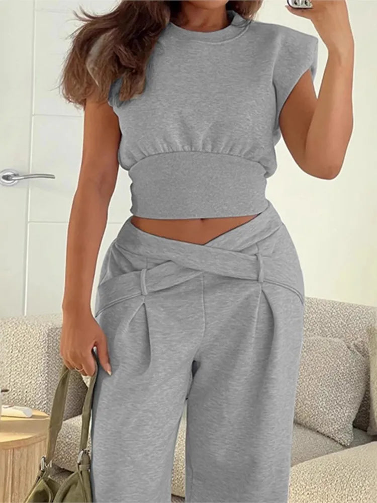 Daily Grey Two-Piece Set For Women Casual Round Neck Vest Jacket Paired With Loose Wide-Leg Trousers For A Fashionable Style